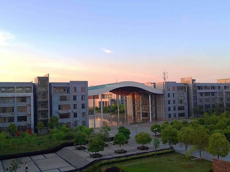 武漢工程大學(xué)